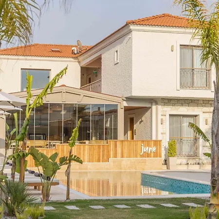 June Alaçatı Adult Only Hotel *