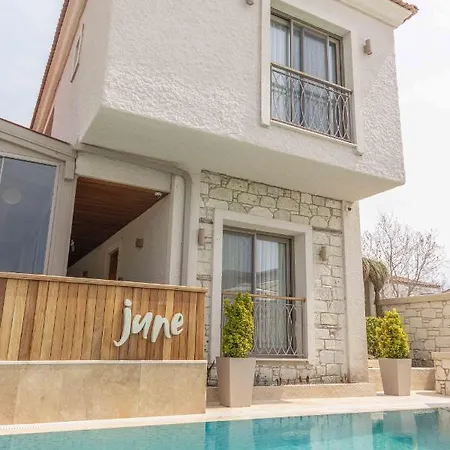 June Alaçatı Adult Only Hotel