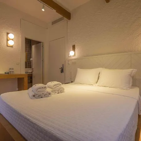 June Alaçatı Adult Only Hotel