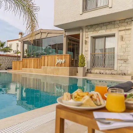 June Alaçatı Adult Only Hotel