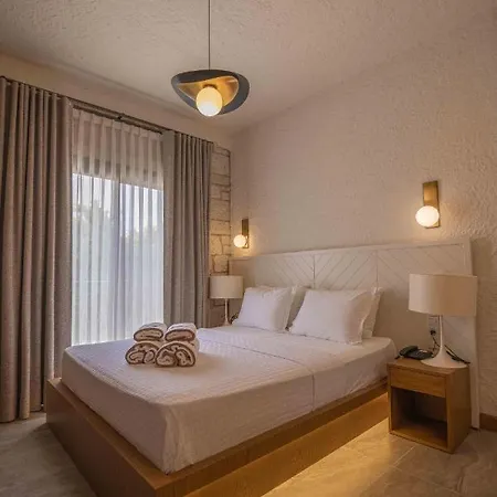 June Alaçatı Adult Only Esmirna