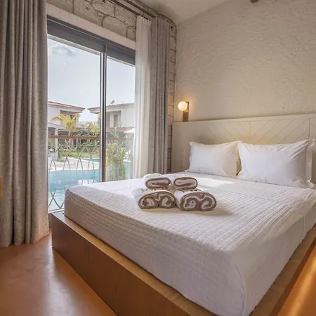 June Alaçatı Adult Only Esmirna