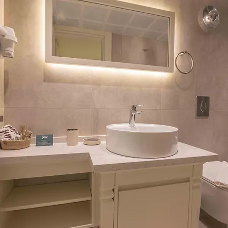 Hotel June Alaçatı Adult Only