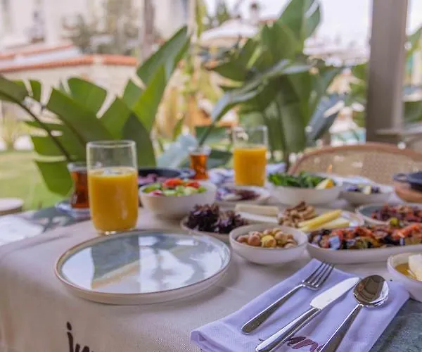 Hotel June Alaçatı Adult Only