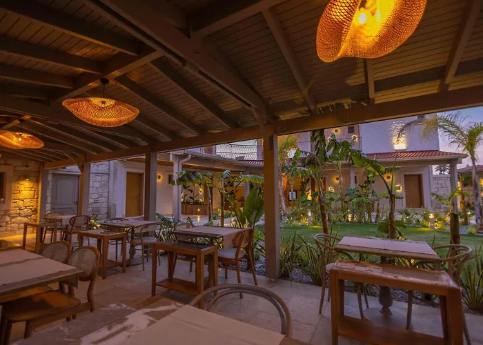 June Alaçatı Adult Only Esmirna