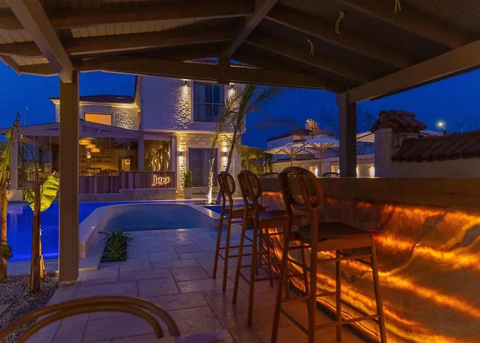 June Alacati Adult Only Ξενοδοχείο *